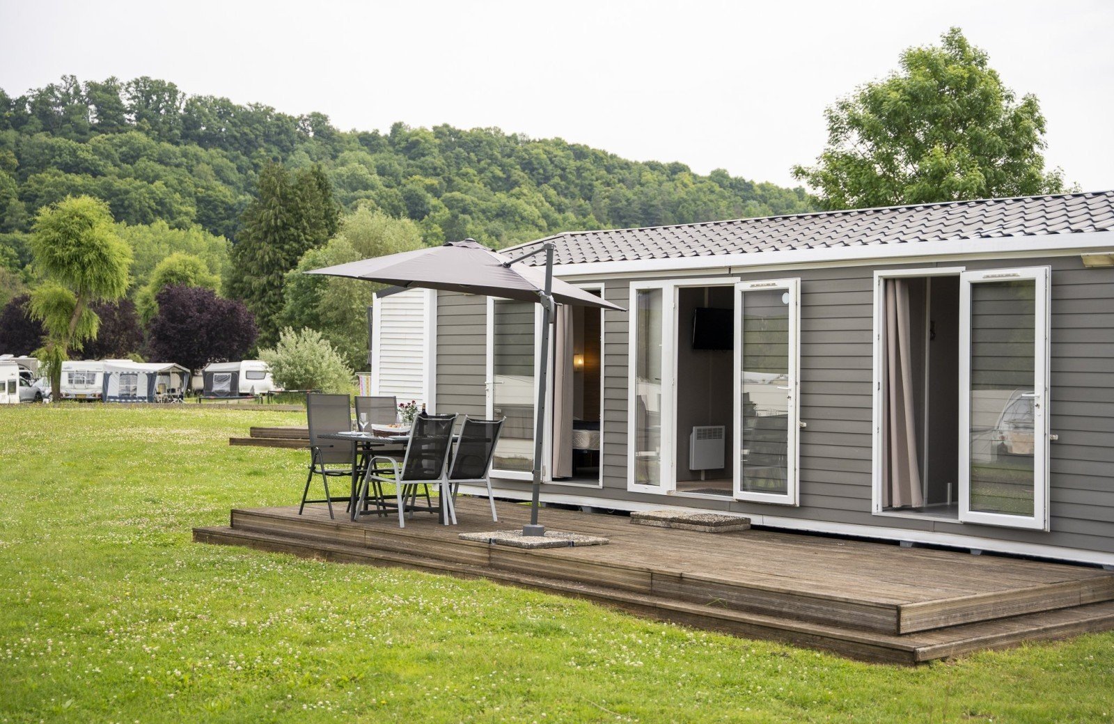 Glamping and cottages